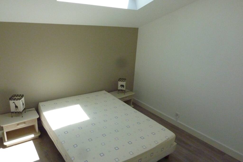 Chambre spacieuse, lumineuse + lingerie