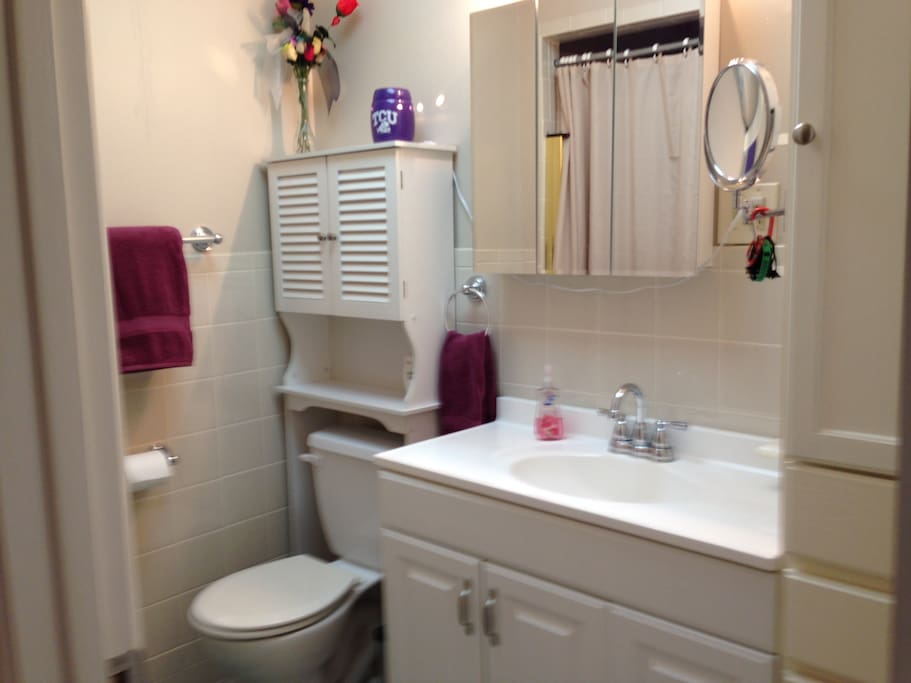 This is the hallway bathroom you would use, lots of storage.