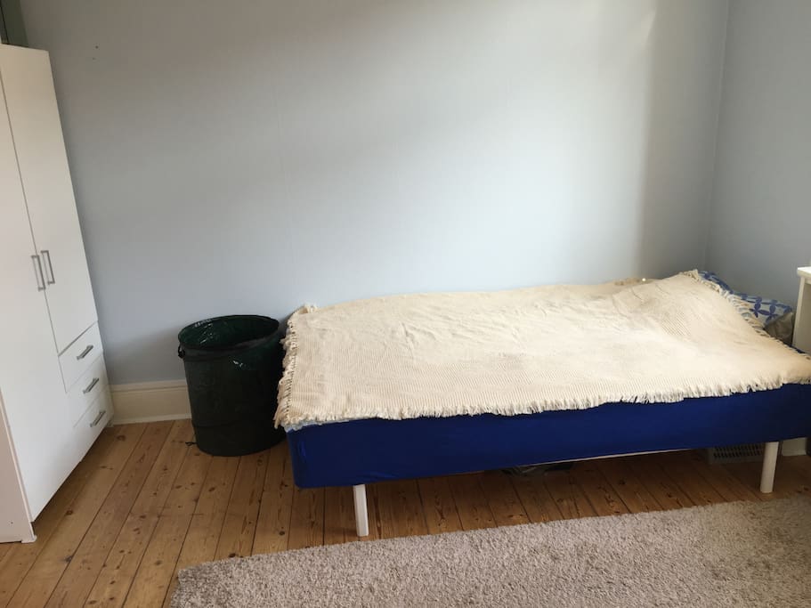 A privet room with dabble bed for 1 or 2