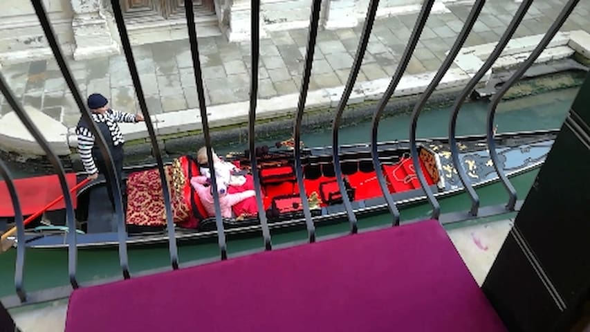 3 bathrooms ! New luxury apartment with canal view