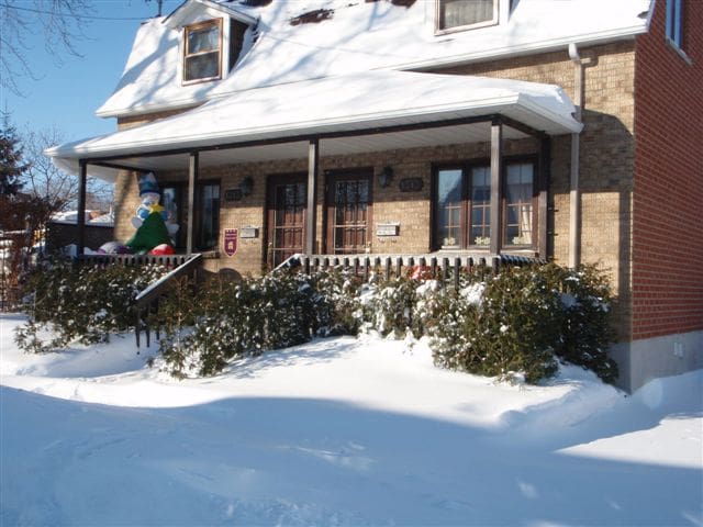 Maison de ville parking et à 2 pas du métro