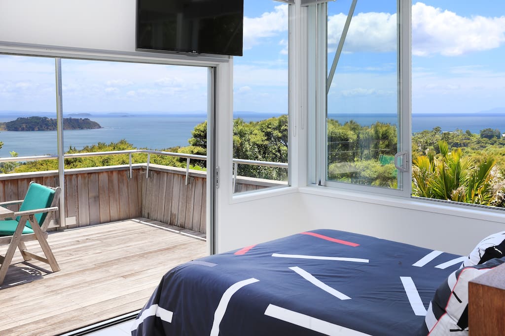 Fanastic seaviews from the comfort of your bed.