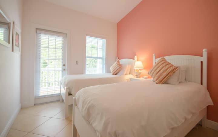 Საძინებელი 3 2 ერთადგილიანი საწოლი