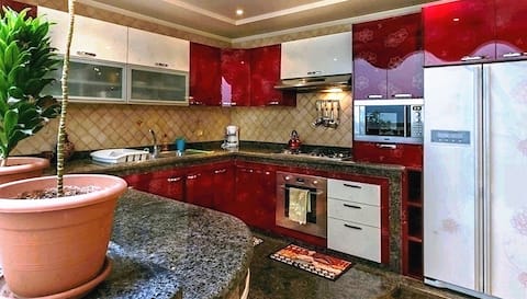 Popular Airbnb listing: Large studio with fiber optic Wi-Fi in Dcheira El Jihadia