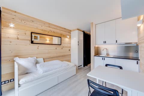 Successful Airbnb property: Fully renovated Val d 'Isere center studio in Val D'isère