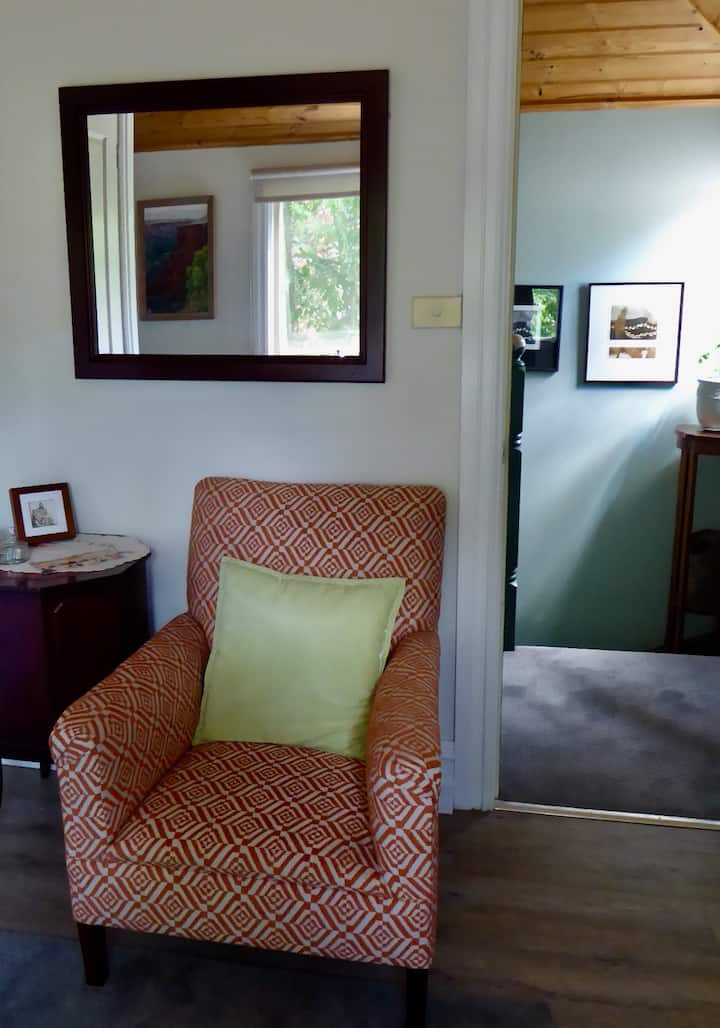 'Inverness' Upstairs Hideaway. Close To Station. - Mount Macedon
