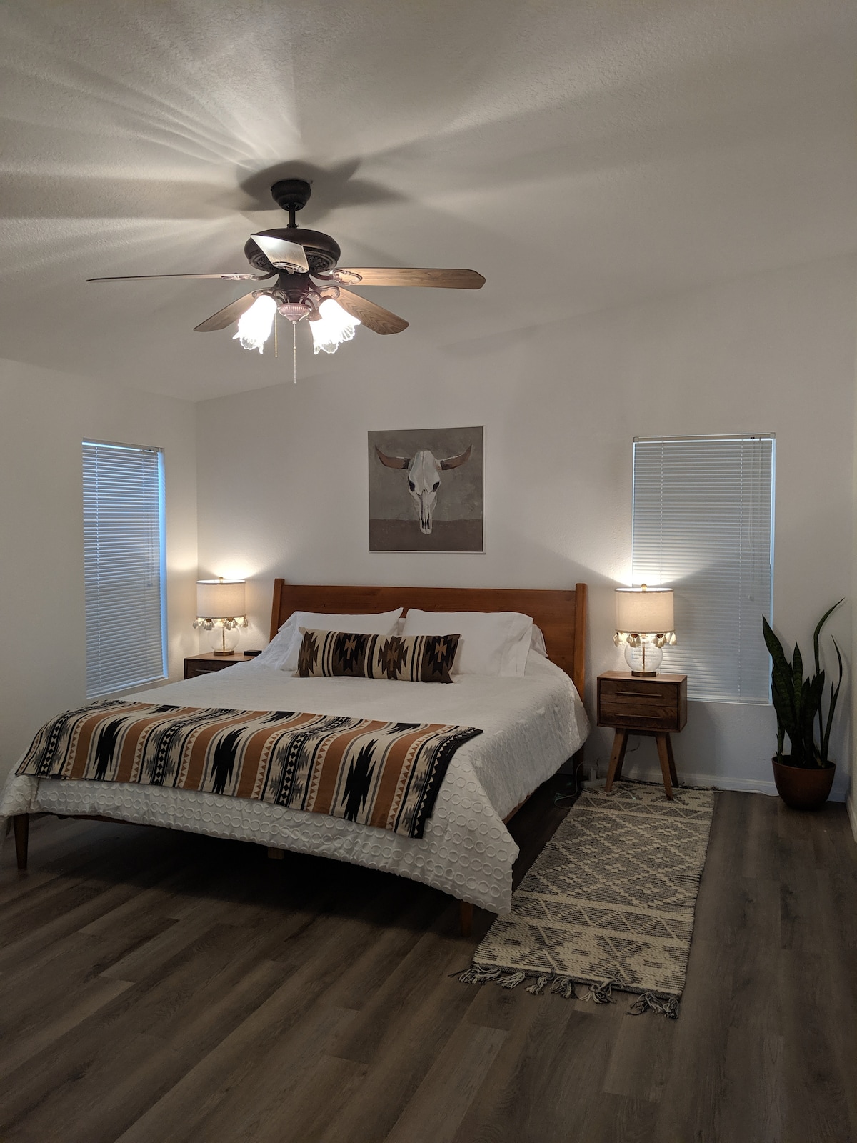 Dormitorio principal: cama tamaño King