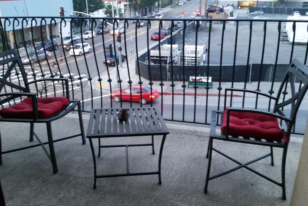 We love our little balcony, perfect for tea and conversations!