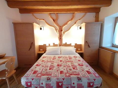 The Swiss Stone Pine Room, Ai Larici