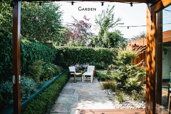 Large Luxury Architect Designed House,Sleeps 13/15 gallery image 4