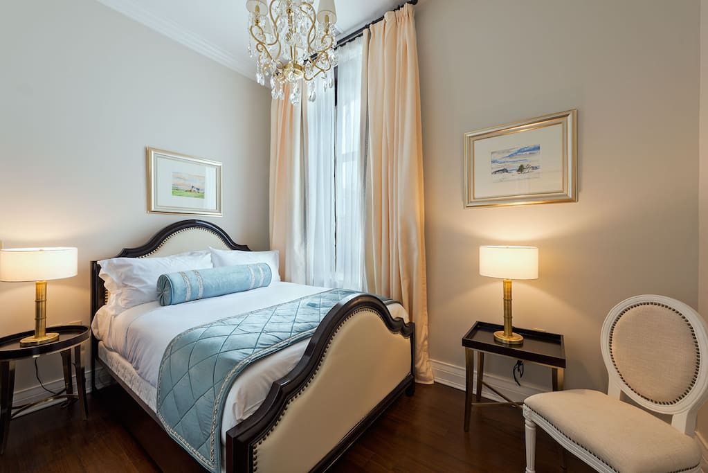 Second Bedroom - Queen Bed