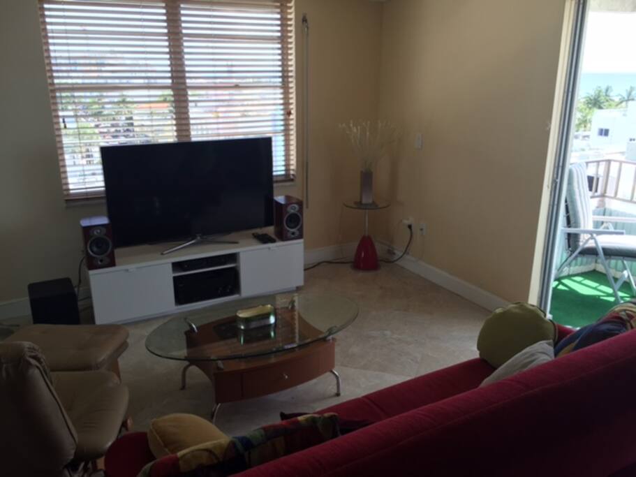 Nice and spacious living room
