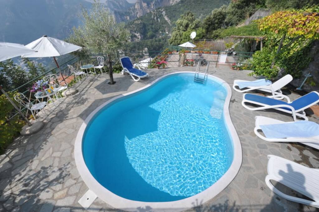 Private sea-view swimming pool