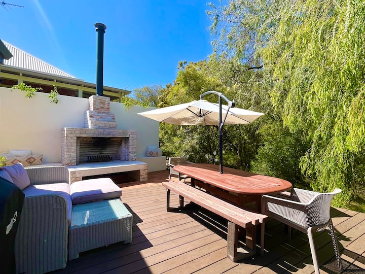 Norfolk Street Retreat Houses for Rent in Dunsborough, Western