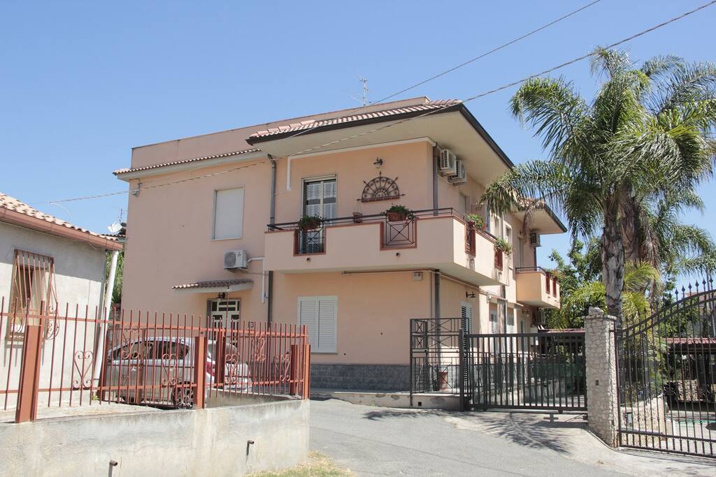 Parte della struttura del B&B Villa Marina di Fondaco Vecchio