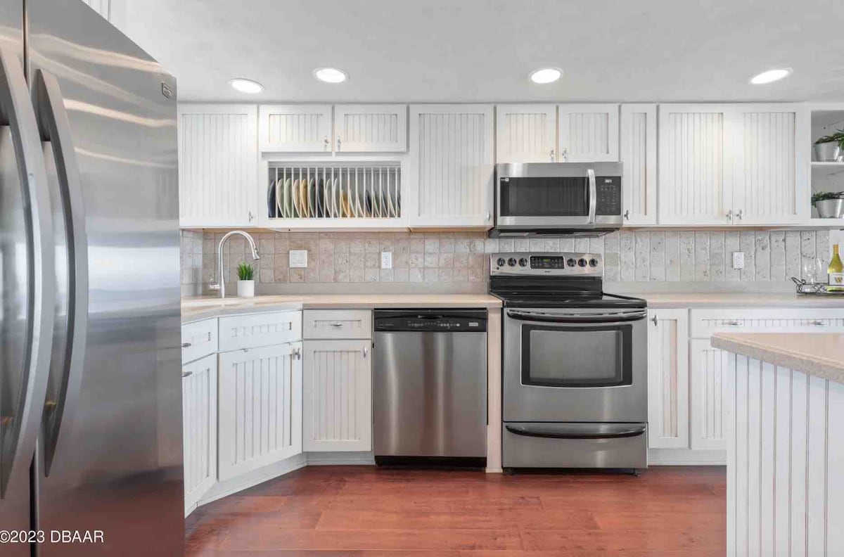 Luxury, Direct Oceanfront Condo