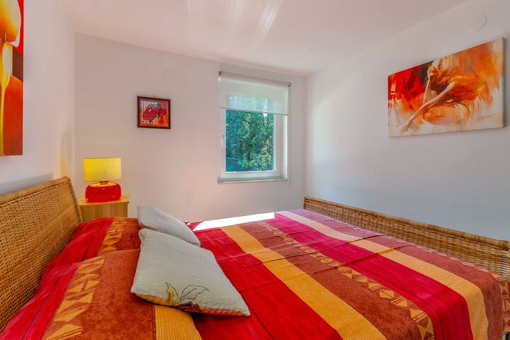 غرفة النوم 2