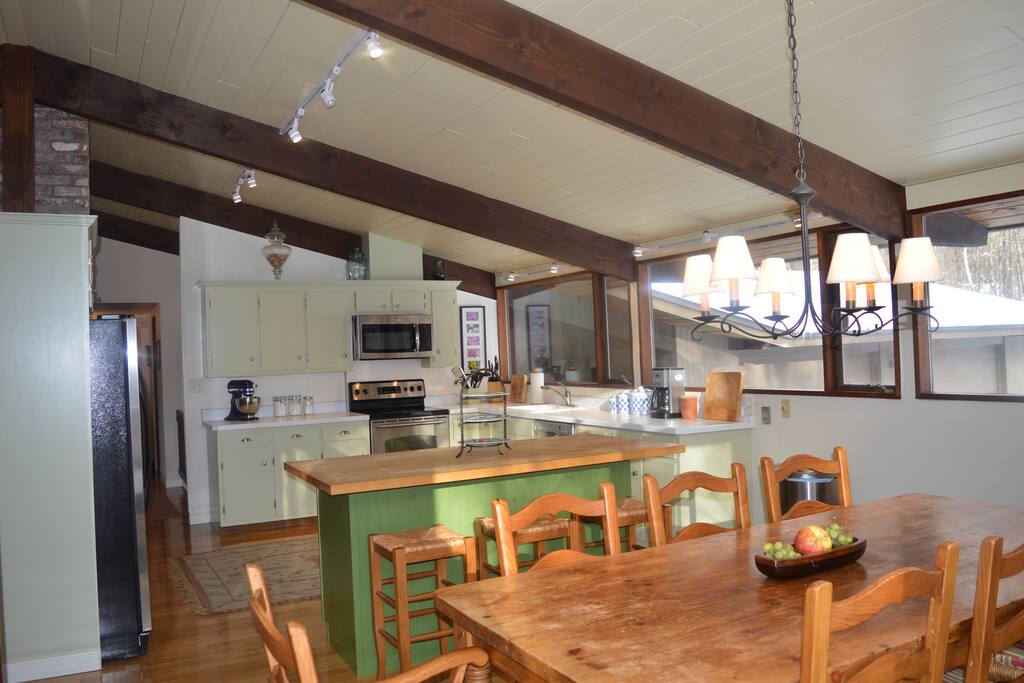 Open Kitchen / Dining