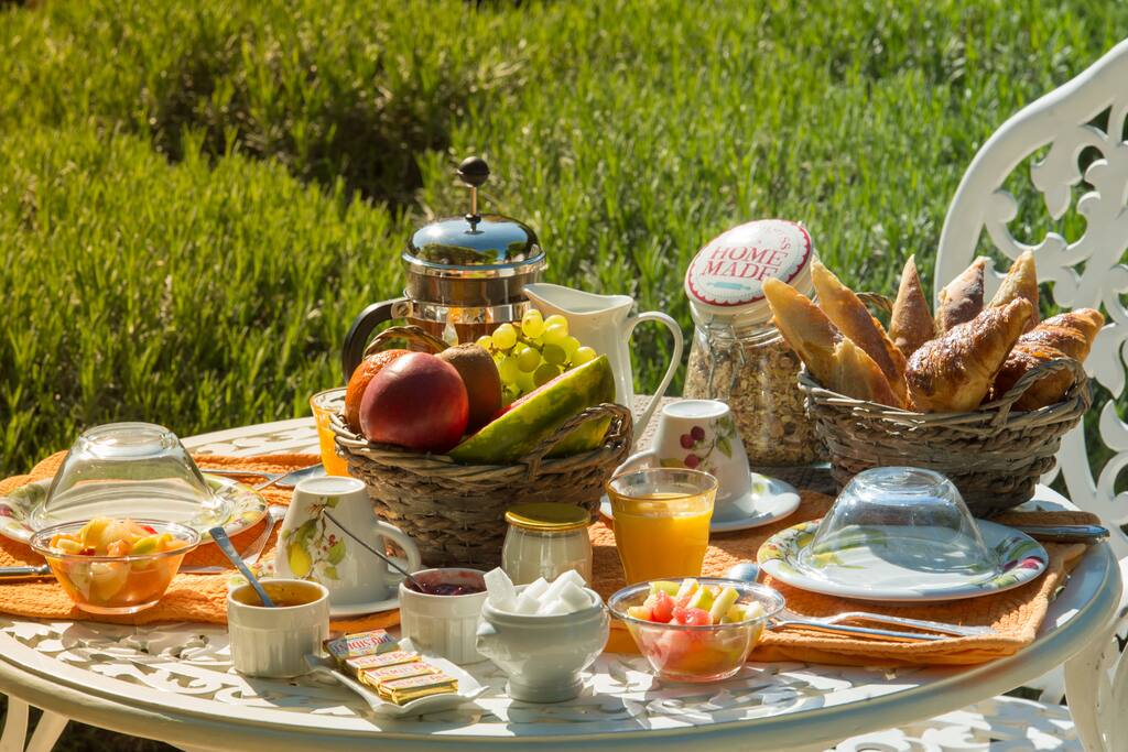 LE PETIT DEJEUNER