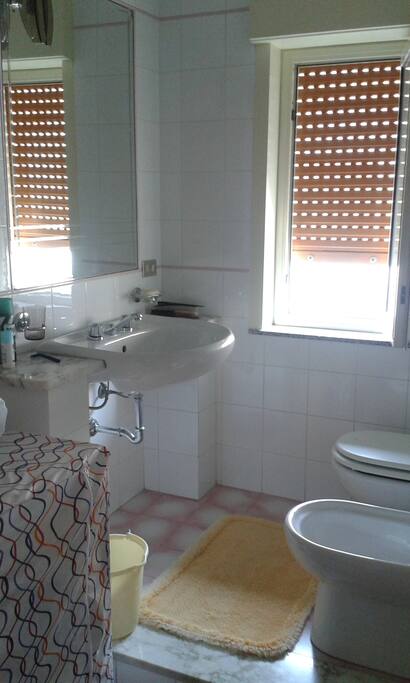 Bagno con doccia ...