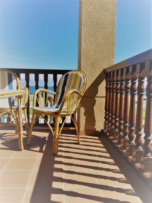 Terraza en 1º línea de playa. Espectaculares vistas. Ideal para comer