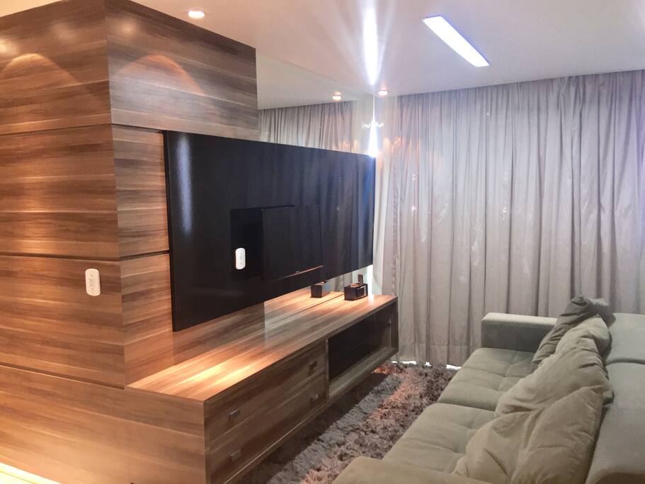 Sala de estar com TV