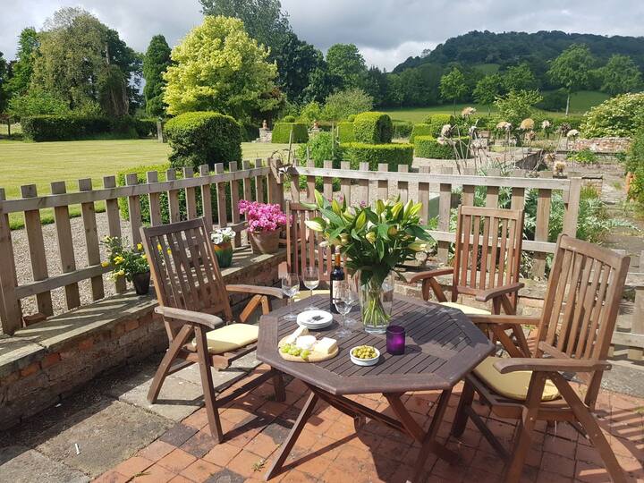 The Rookery With Terrace For Countryside Lovers - 스카버러