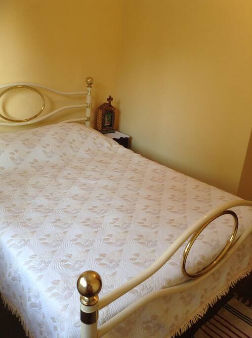 Bright bedroom, sleeps two comfortably