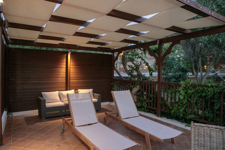 Spacious, Private Pool & Sunset Views gallery image 5