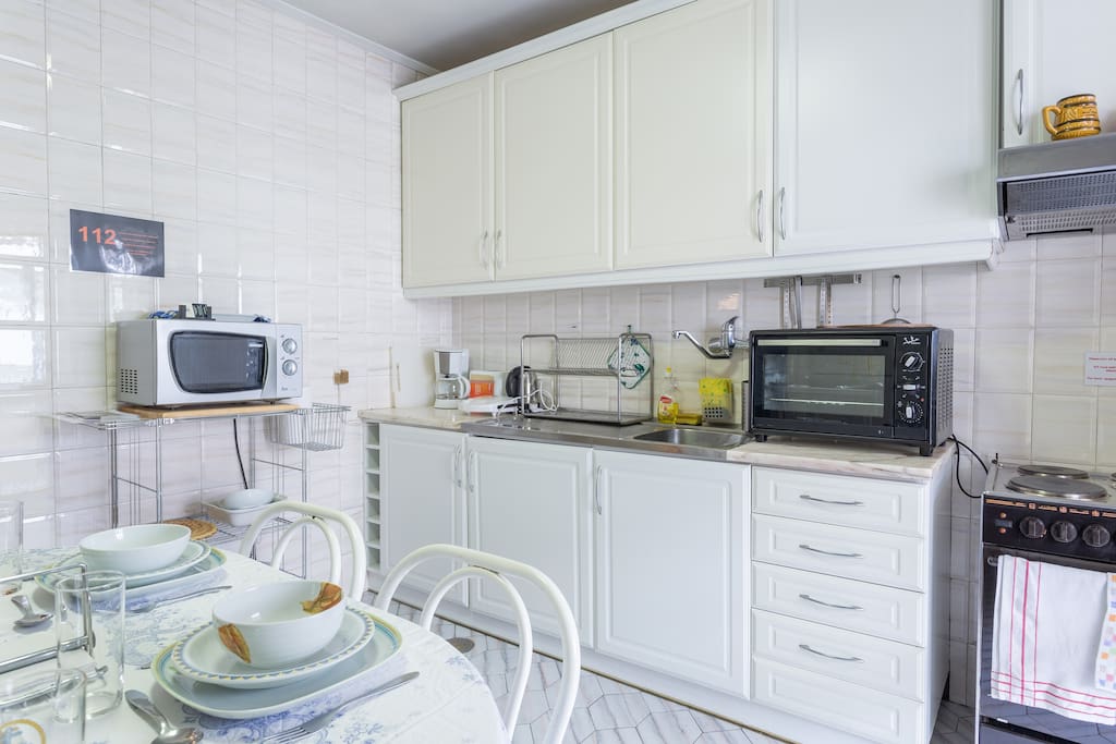 Kitchen / Cuisine / Cocina