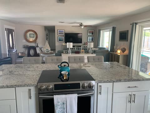 Private House with Pool just 2 Minutes From Beach