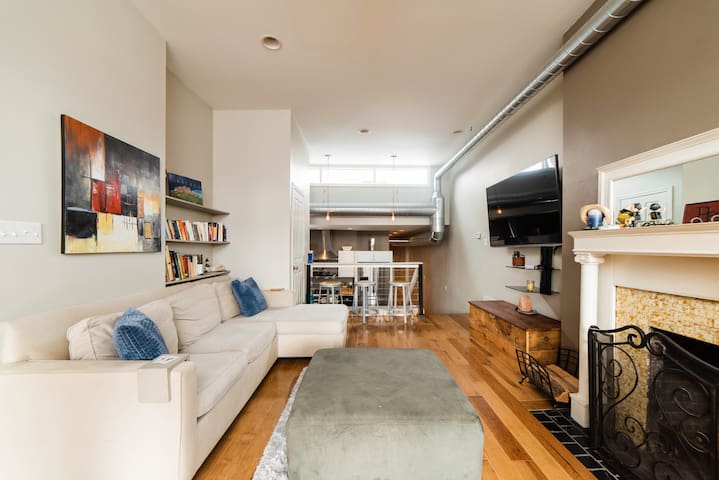 The ★Trifecta★- BIG DISCOUNTS upon request- Location/View, Parking, 2-Bathroom