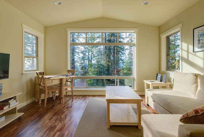 Yosemite's Chinquapin Retreat