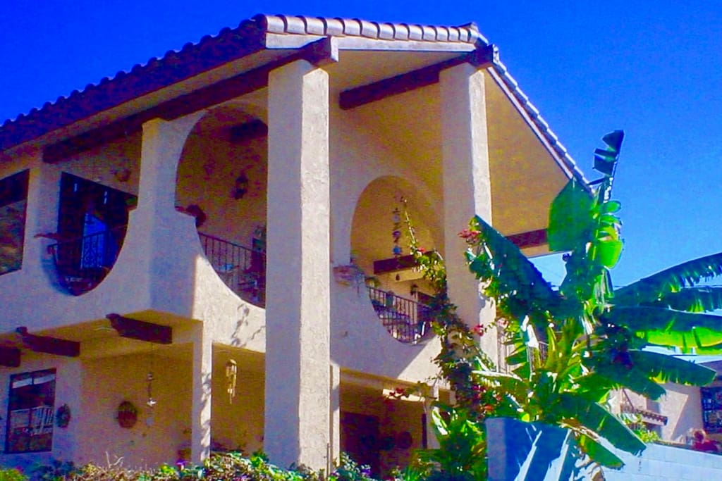 Our Place is Known as Casa Makai
Casa meaning "House" in Mexican & Makai meaning "towards the ocean" in Hawaiian.