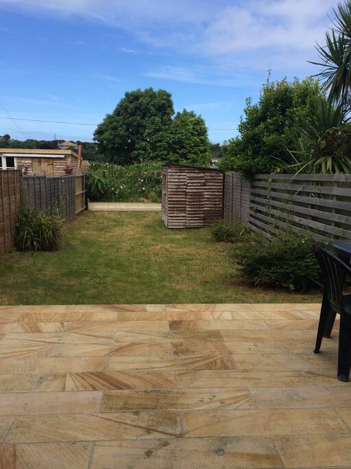Enclosed garden/patio or BBQ area