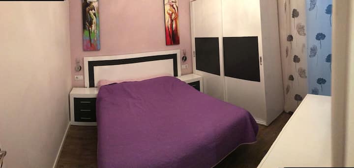 غرفة النوم D ، اتصل بالفناء ،  سرير مزدوج واحد.