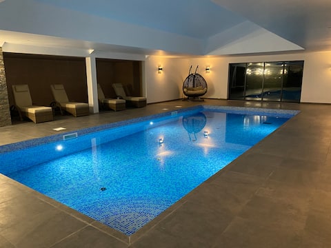 Successful Airbnb property: Scenic 2 Bed Lodge with hot tub and indoor pool in South Gloucestershire