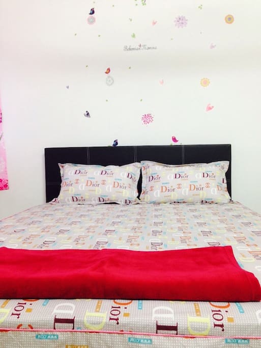 Queen size bed