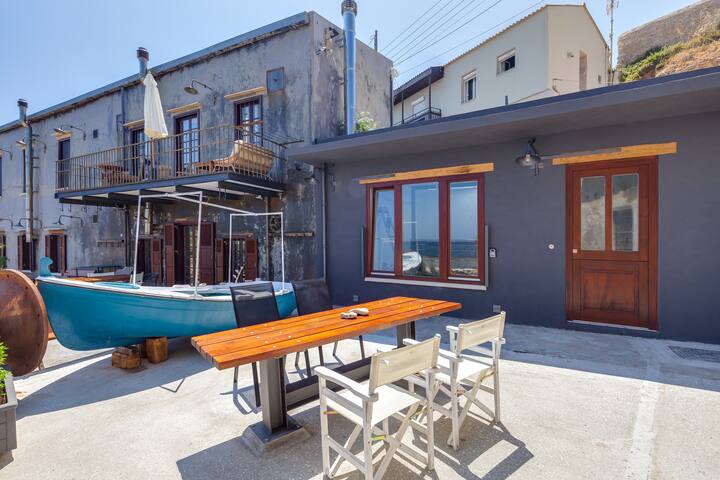 Pazzl- Rustic sea-side living gallery image 2