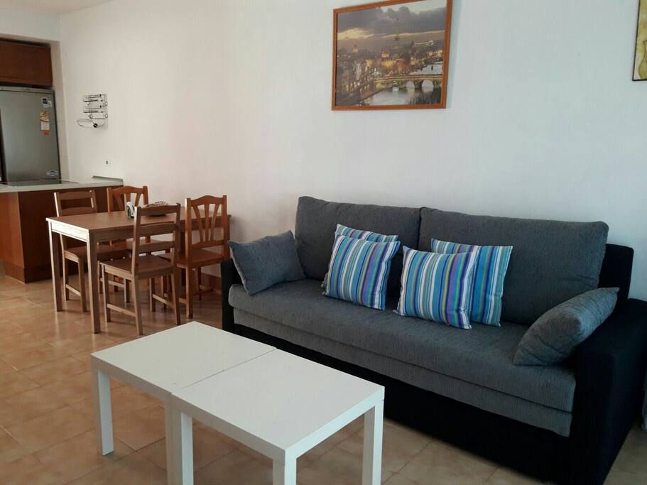 salon dinning room area