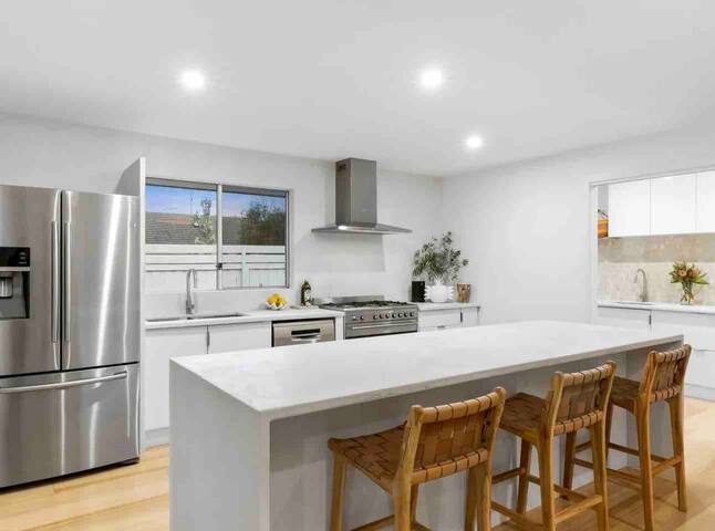 Coastal family home with large outdoor area gallery image 3