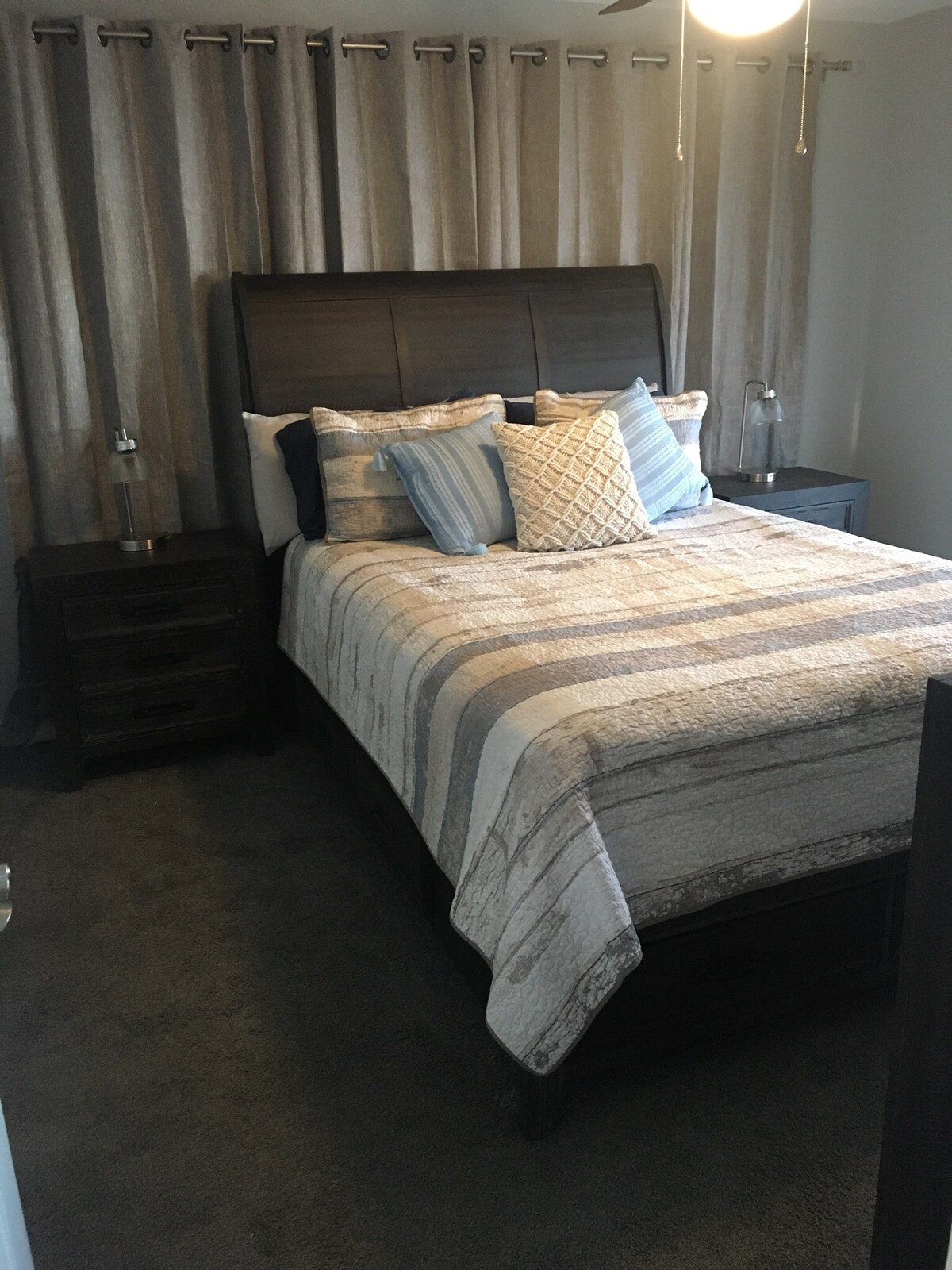 主楼层的MBR可欣赏水景和浴室