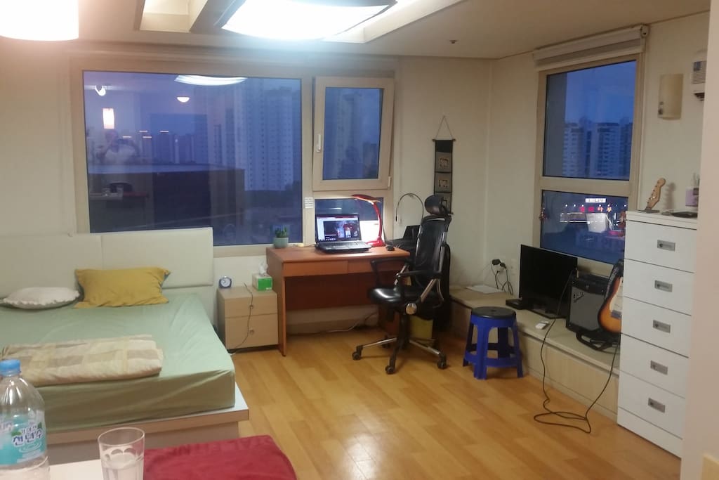 Main room: I will clean it up and remove/hide most of my personal items so you can use most all the space.
