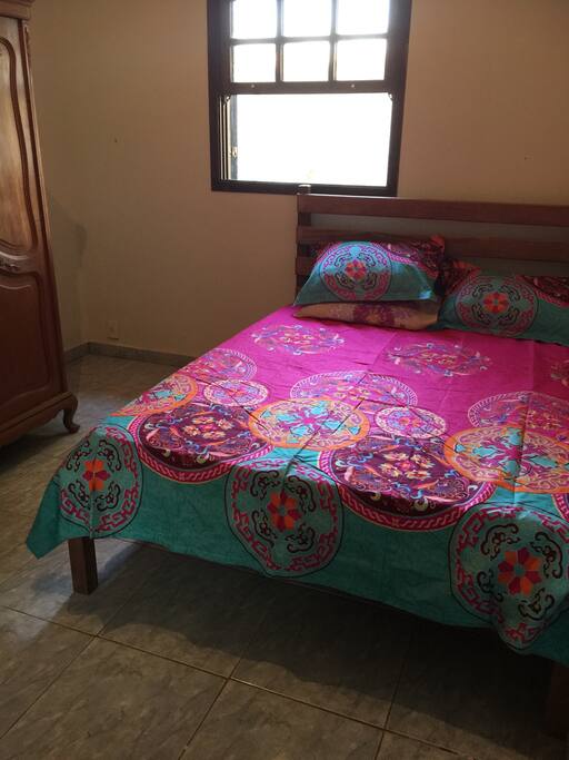 quarto, cama com colchão novo