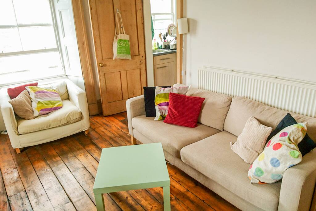 Vibrant and cosy living room