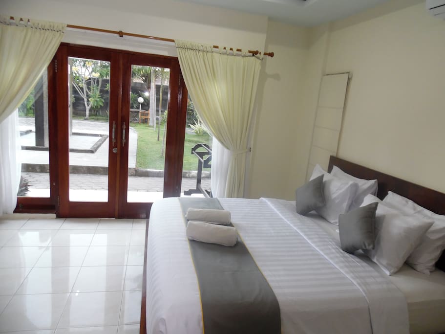 Deluxe roohttps://www.airbnb.com/rooms/15990874?m Double