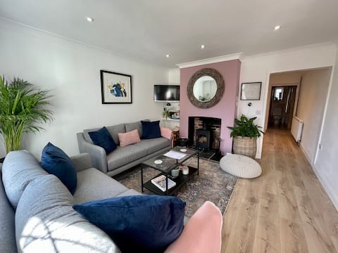 Popular Airbnb listing: Charming New Forest Cottage near Village Centre in New Forest