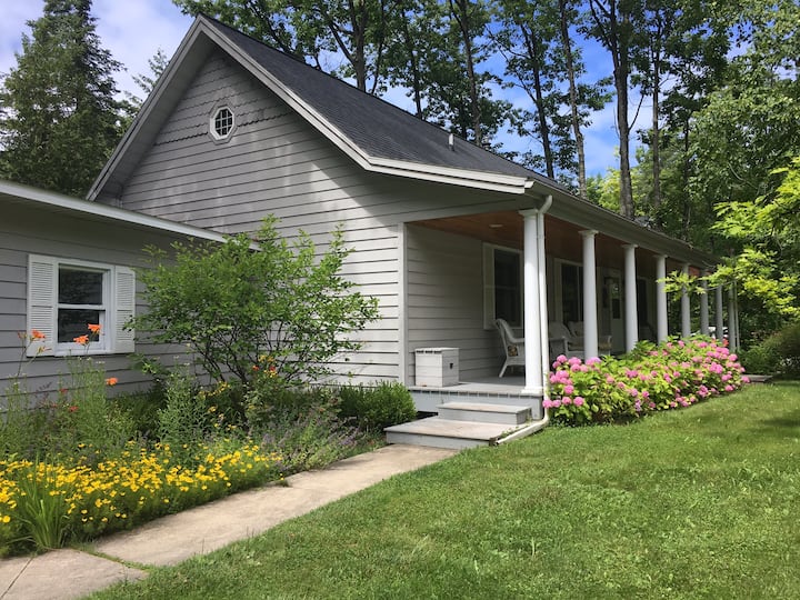Intown LelandNear Beach,Wineries,Hikes&Fishtown Houses for Rent in Leland, Michigan, United