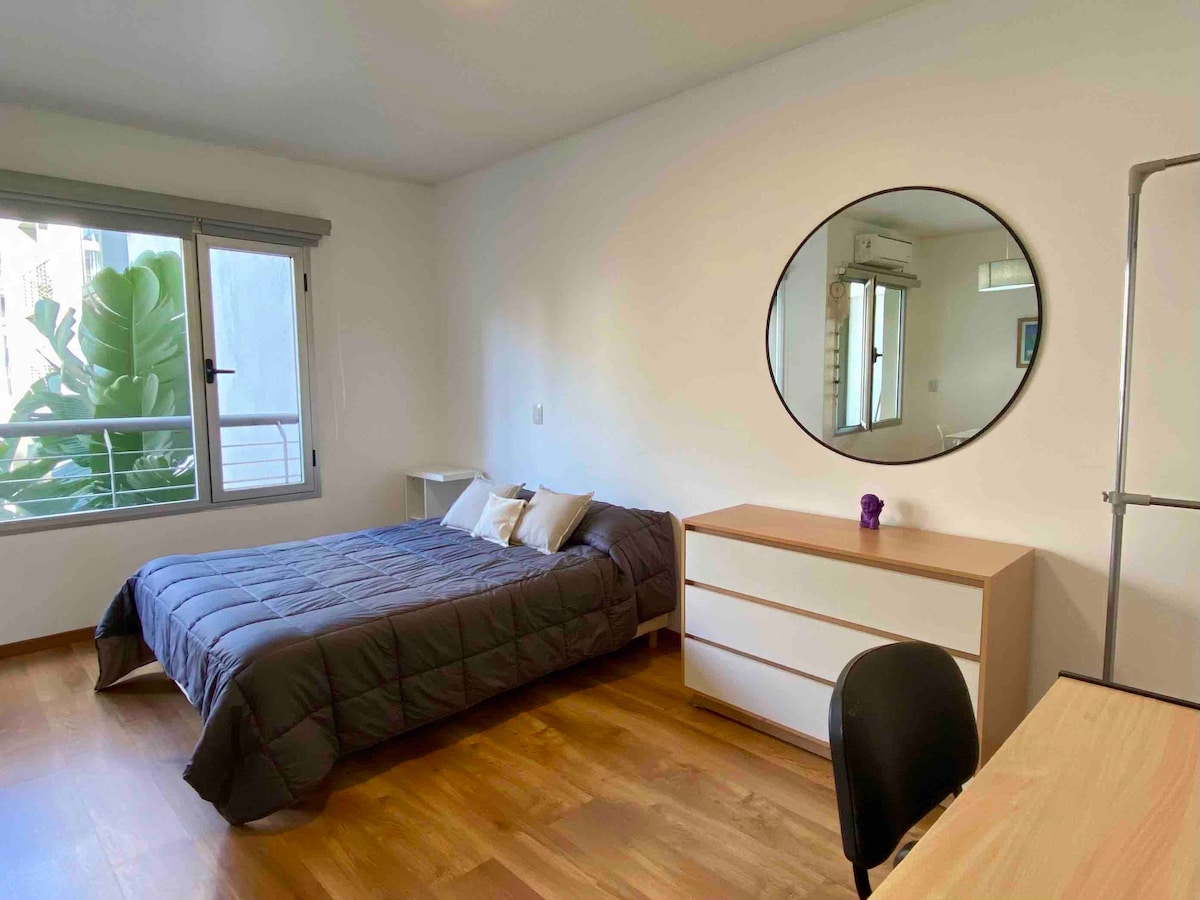 Successful Airbnb property: A bright studio with amenities in Comuna 15