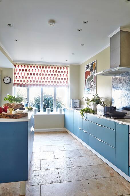 Kitchen with plenty of space
